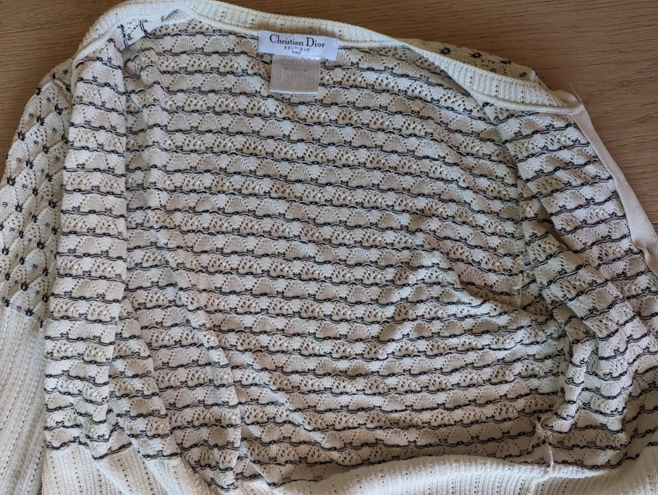 Christian Dior Boutique Negro Marfil Pointelle Cárdigan Concha Suéter Conjunto Talla 10 Foto 3 de 4