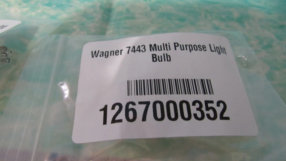 2 bombillas traseras Wagner para Toyota 4 Runner Avalon Camry 1996-2018 Foto 3 de 3