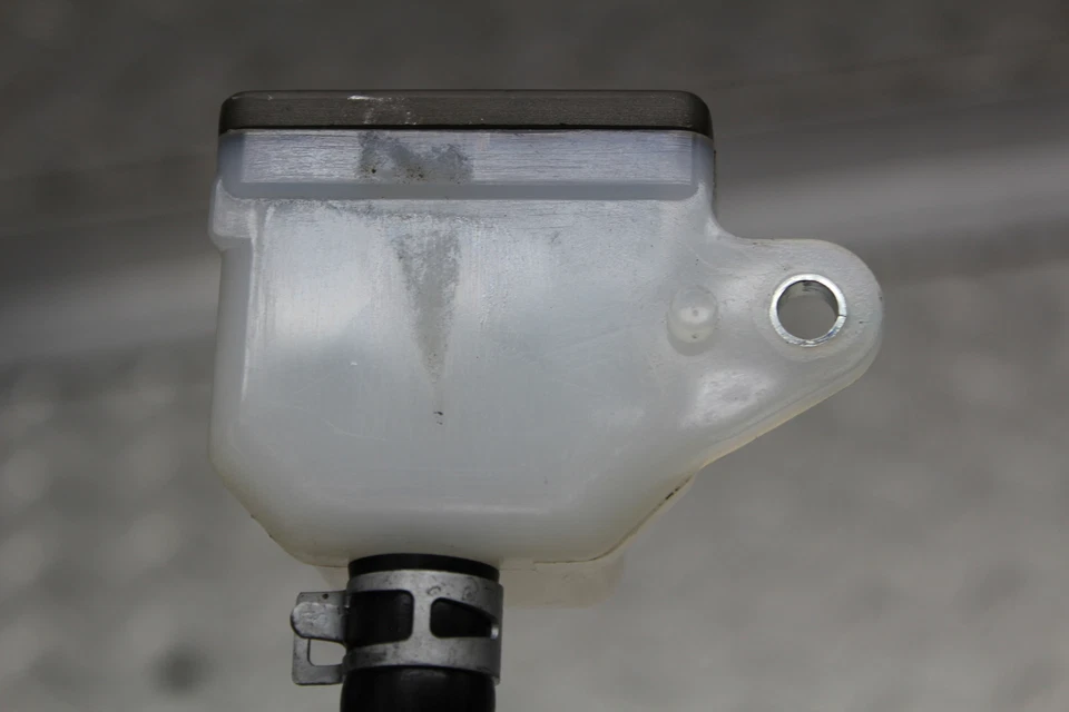 2009 SUZUKI BANDIT 1250S GSF1250SA ABS ЗАДНИЙ ТОРМОЗ МАСТЕР 69600-17C10 - Изображение 4 из 4