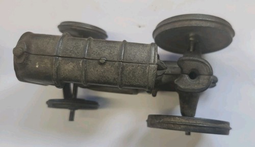 Vintage W&K Fordson Style Farm Tractor Arcade Cast Iron Toy 5.5" Long - Picture 4 of 6