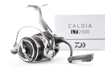 Moulinet de pêche Daiwa 18 Caldia LT2500 Excellent + 5 du Japon B0331 - Photo 1/4