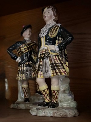 Vintage Radnor Figurines Laird & Lady - Made in England  Clan Macleod  Here is a