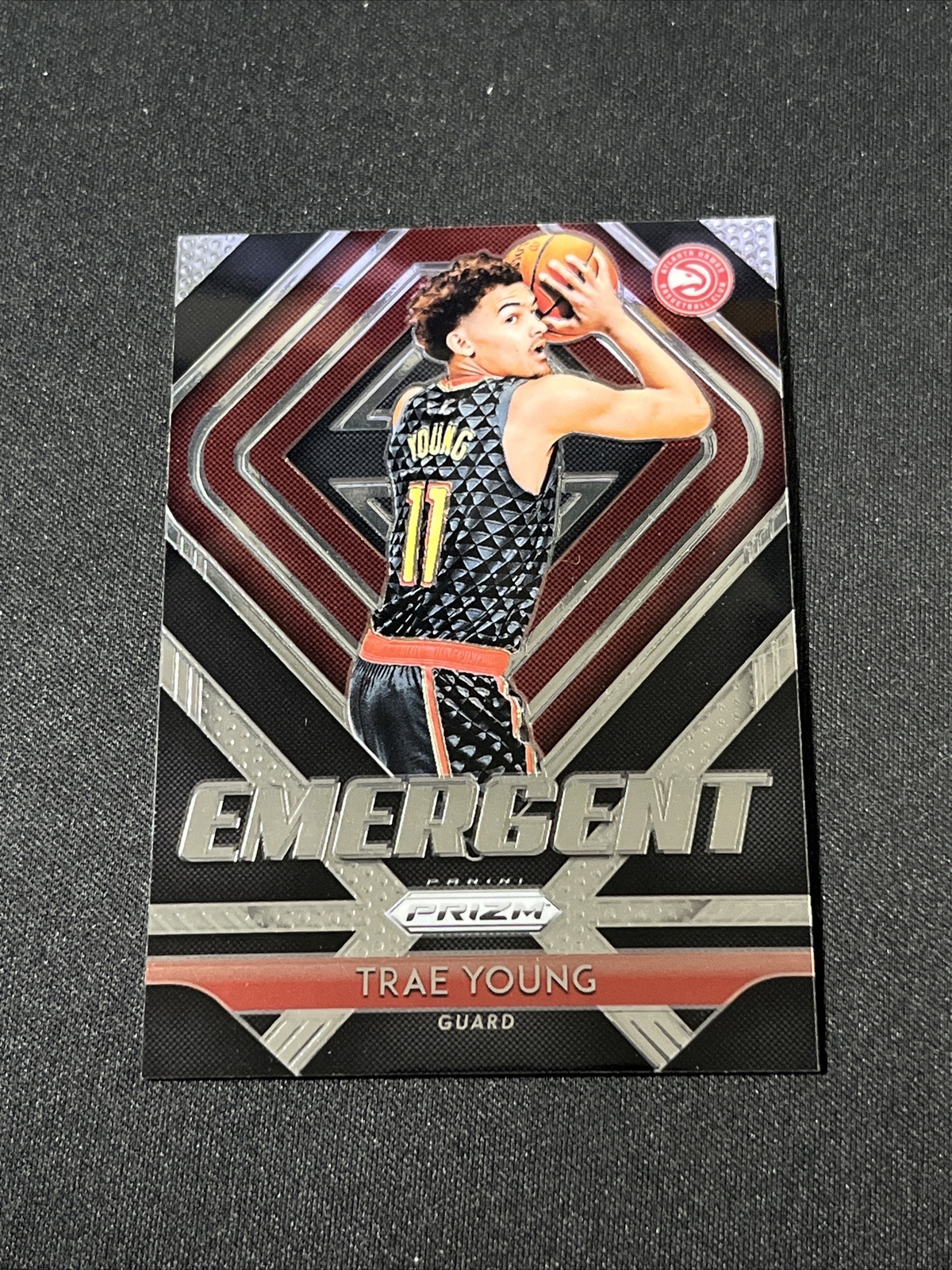 TRAE YOUNG - 2018-19 Panini Prizm - EMERGENT - ROOKIE RC - #5 - Atlanta Hawks