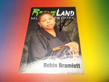 Robin Bramlett  signiert signed autograph Autogramm auf Autogrammkarte in person
