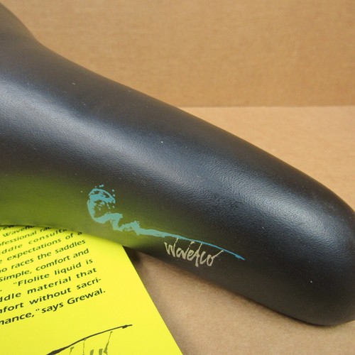 NOS Viscount Waveflo Professional Saddle w/Flolite Liquid..Black w/Blue Accents - Picture 10 of 17