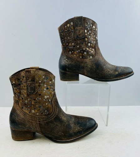 Short Bootie style boots Size 