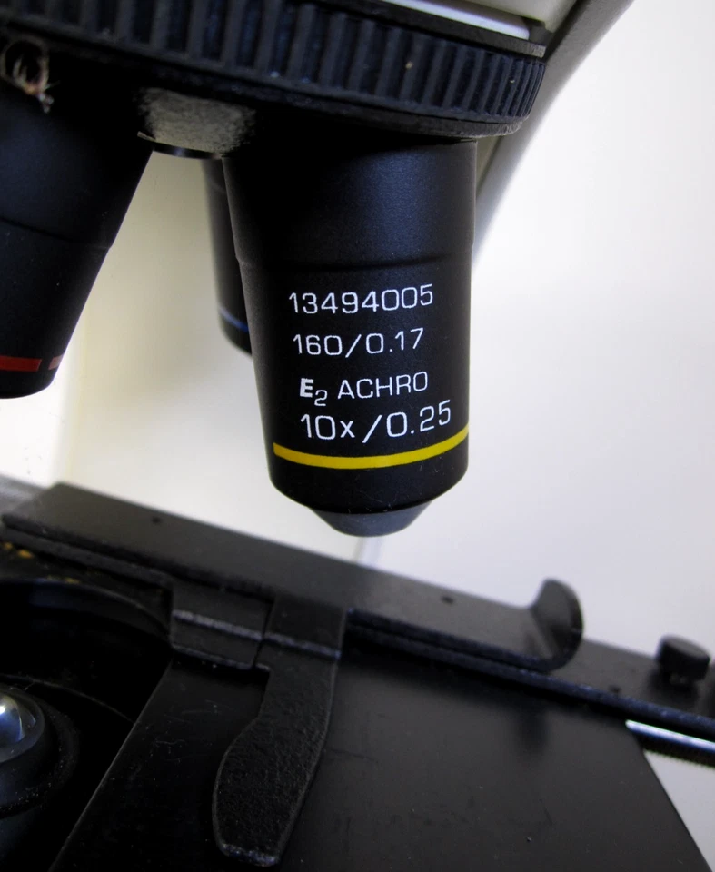 ¡Kit de inicio GRATIS! Microscopio compuesto binocular de 4 objetivos Leica CME 40x-1000x Foto 4 de 4