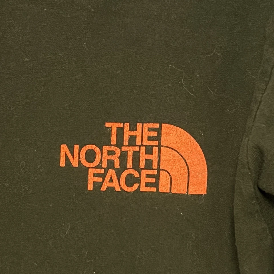 Camiseta gráfica The North Face para hombre manga larga - negra/roja - talla pequeña Foto 3 de 4