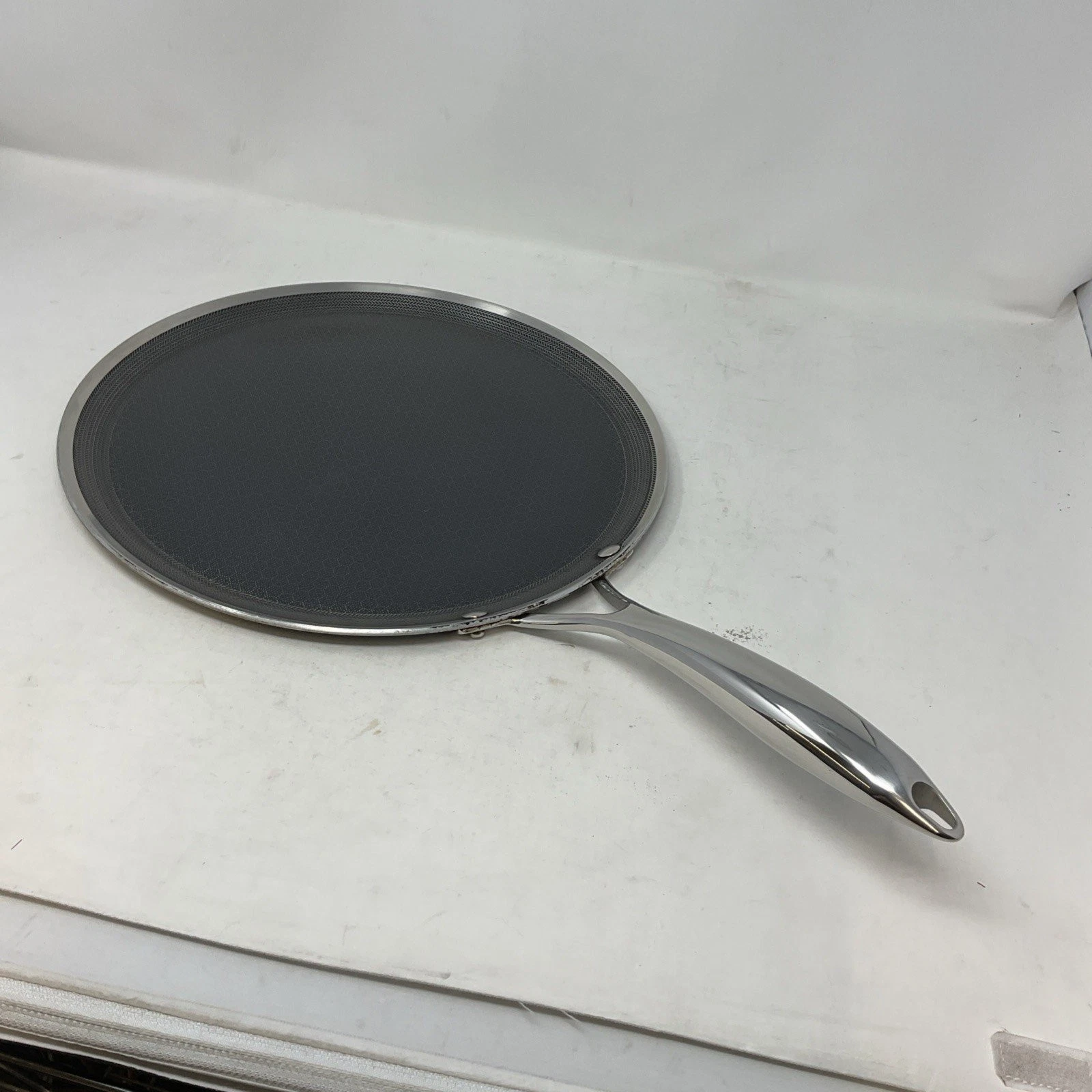 HexClad 12" Hybrid Nonstick Round Griddle Grill Pan Stainless Steel 12 inch
Opens in a new window or