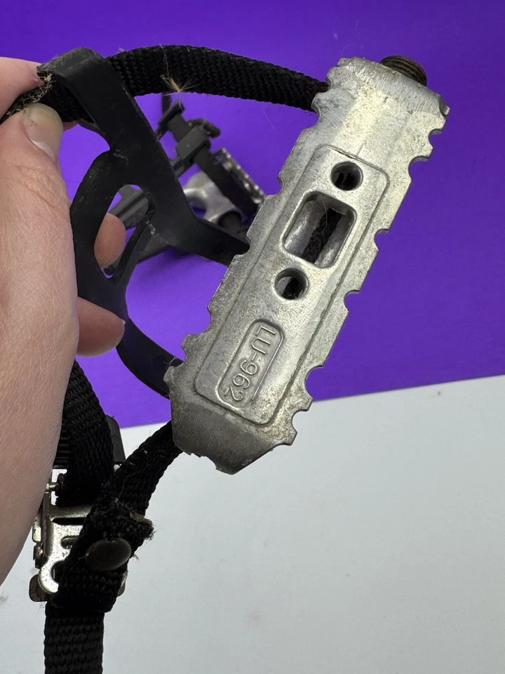 Pedales Wellgo LU-962 plateados con correas de empuñadura eléctrica Foto 3 de 4