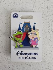Disney Parks Muppets Kermit The Frog and Miss Piggy Build A Pin New