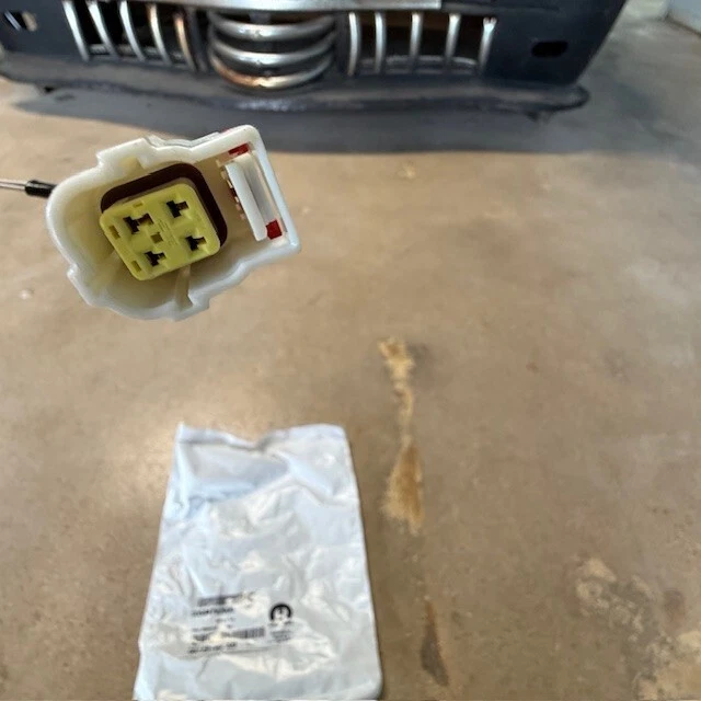 (1) Sensor de oxígeno O2 genuino OEM para Dodge Chrysler Mopar 11-23 Ram 05149180AB Foto 3 de 3