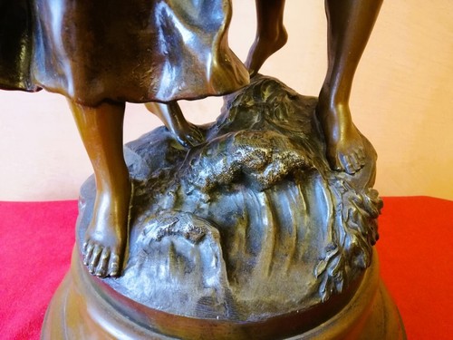 Sculpture by F. MOREAU "La peaching" - Picture 5 of 13