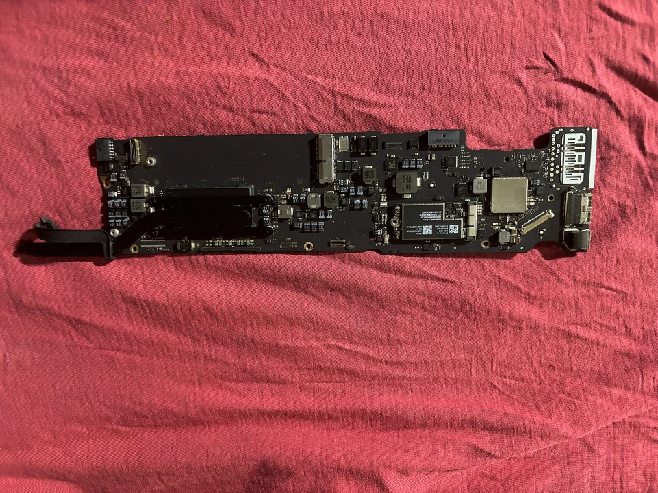 Apple 6617476 Logic Board for 13 inch MacBook Air 2013 new - Image 4 of 4