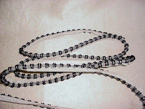 11Y KRAVET LEE JOFA J32 WHISKERS SILVER PLATINUM BLACK CORD UPHOLSTERY TRIM - Picture 2 of 3