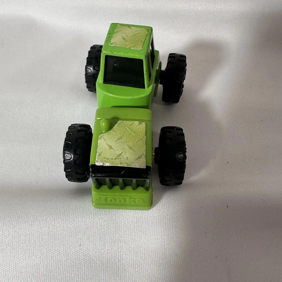 Tractor Tonka Green 2003, hecho para McDonald's, hecho en China Foto 4 de 4
