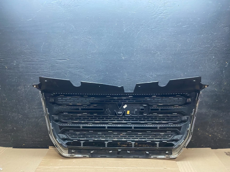 2016-2017 GMC Terrain Front Upper Grill Grille Oem V2677 DG - Image 4 of 4