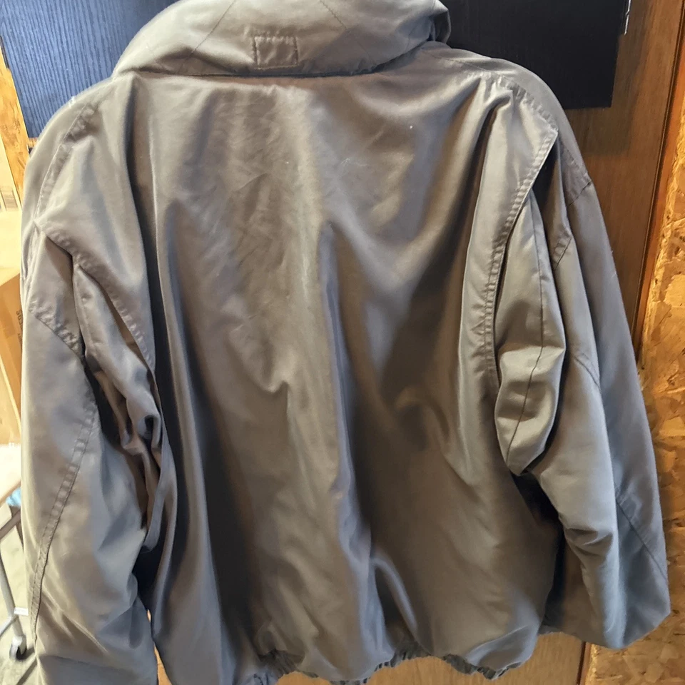 Men’s weatherproof brand coat green size one XB - Image 3 of 3