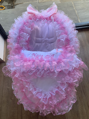 Weiß/Rosa Universal Babyschale Kuscheltiere/Fußsack Rüschen Glitzer personalisiert
