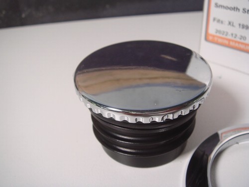 Harley XL Smooth Style Gas Cap Vented Chrome W/Trim Sportster V-Twin 38-5551 H5 - Picture 2 of 7