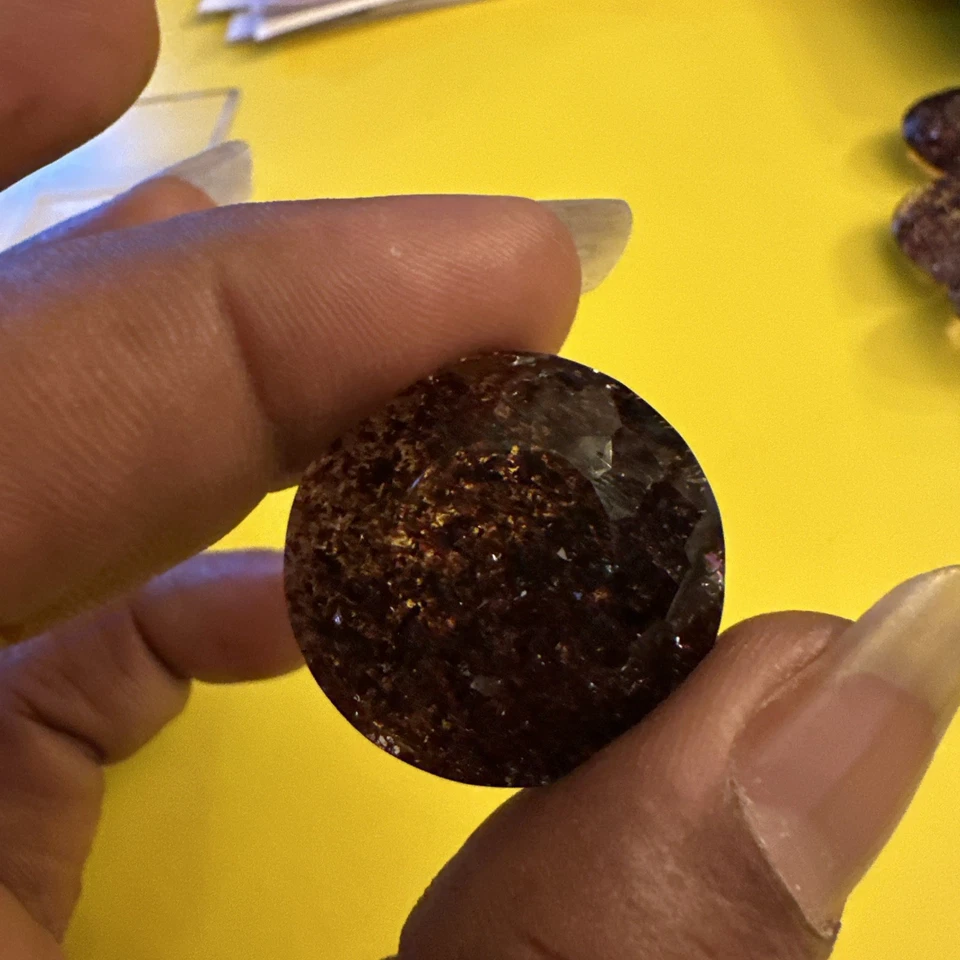 Cuarzo fresa facetado raro 87,67 quilates Foto 3 de 4