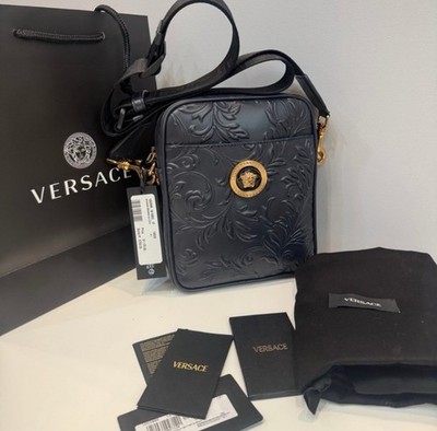 VERSACE エンボスショルダーバッグ ネイビー Versace Messenger Embrossing Calf Leather Barocc Navy Blue-gold