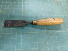 1 1/2" (40mm) Thos. Wales & Sons Sheffield, Cast, Boxwood Chisel