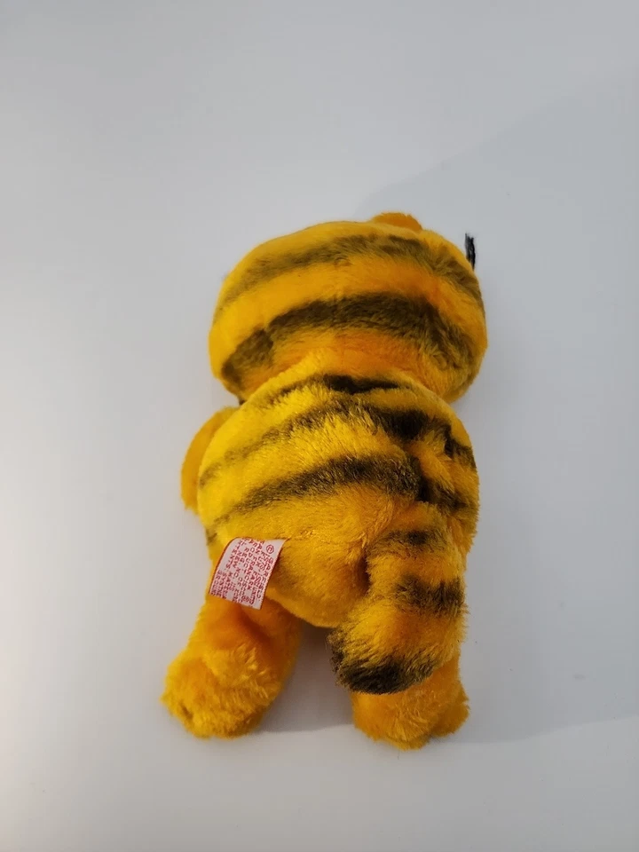 Vintage 1981 Fun Farm GARFIELD cat 9.5" tall plush toy - Image 4 of 4