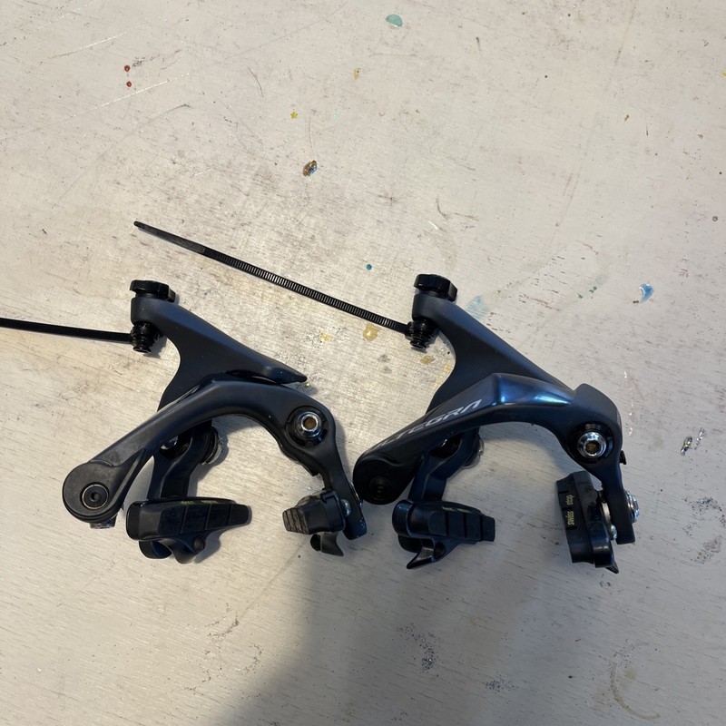 Shimano Ultegra BR-R8010F and R Brake Caliper Direct Mount Swiss  stop pads