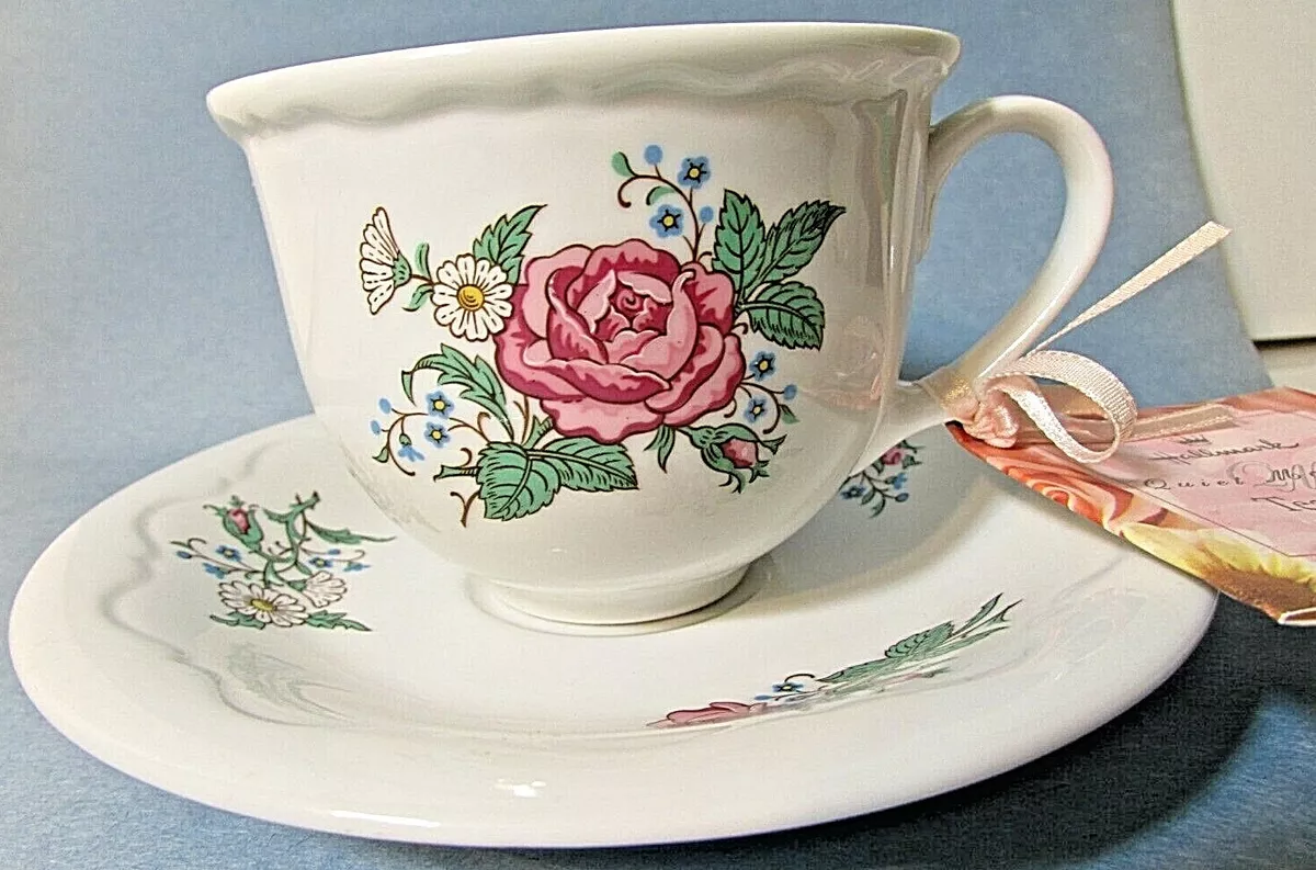 Ceramic vintage TEA CUP and SAUCER with rose design set of 4