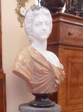 Mezzobusto marmo donna con scialle