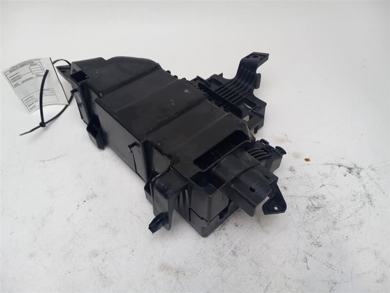 2012 MERCEDES-BENZ ML63 ENGINE FUSE REALAY BOX HOUSING A1665460143 