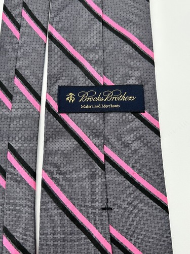 NWOT - BROOKS BROTHERS MAKERS SILK MEN'S TIE - Gray, with Pink & Black Stripes - Picture 2 of 5