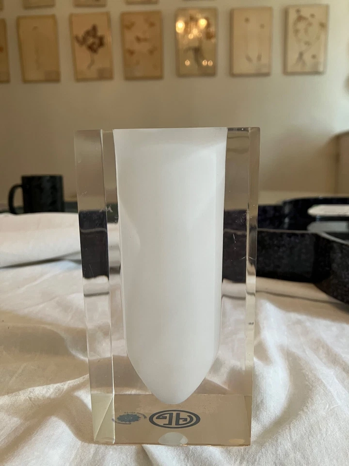 Jonathan Adler Acrylic Bel Air Scoop Vase in White - Image 2 of 4