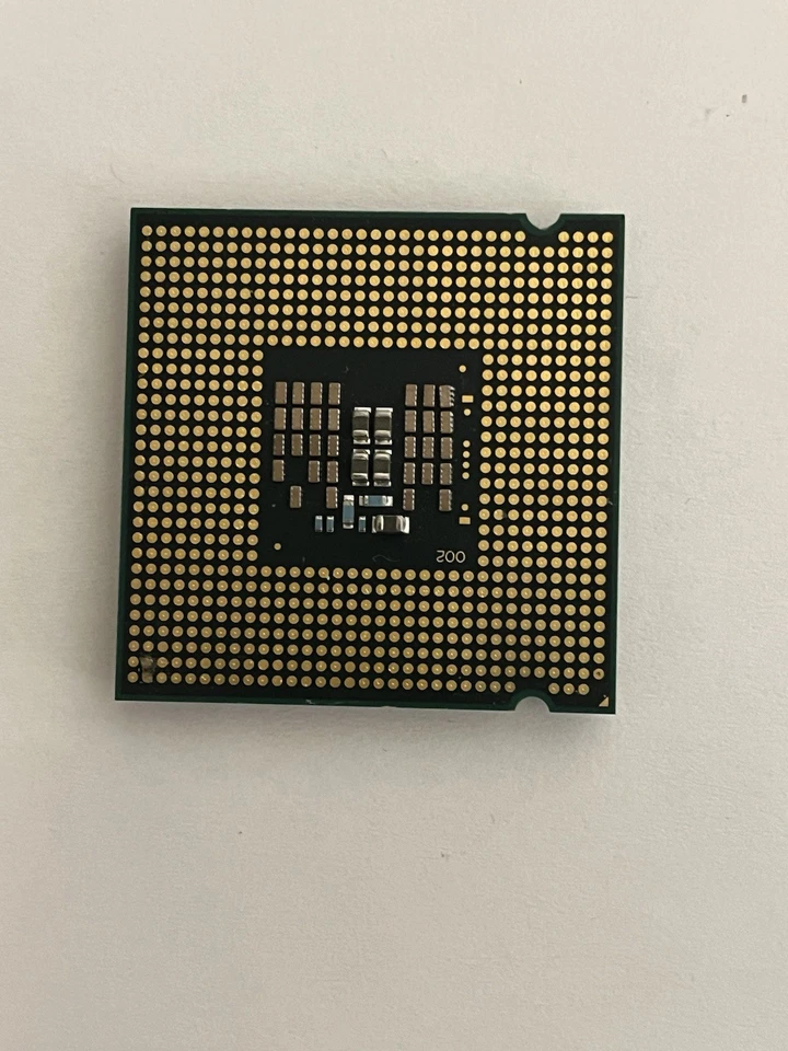 Processore Intel Core 2 QUAD Q8200 SLB5M Socket LGA775 Quad Core 2.33GHz - Immagine 2 di 2