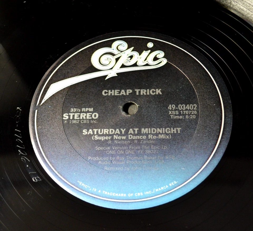 1982 Cheap Trick "Saturday At Midnight" 12" 33 RPM Sgl 1st Press EPIC 49-03402 Foto 4 de 4
