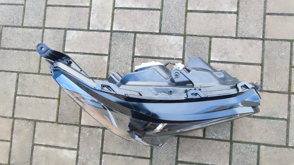 LEXUS NX 14-17 RIGHT SIDE LED HEADLIGHT - Bild 3 von 4