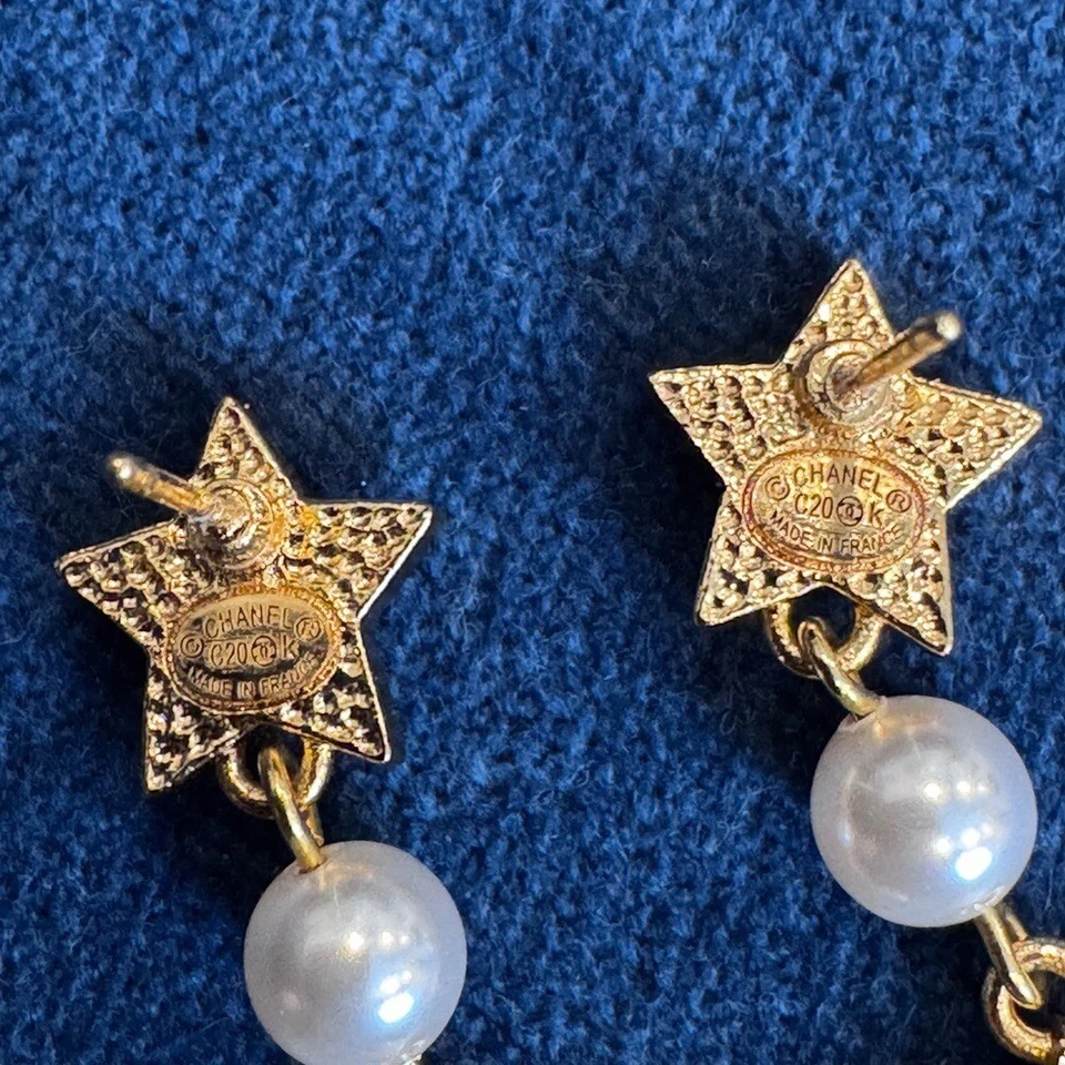 Chanel Dangle Gold Star Pearl Drop Dangle Earrings. - Image 3 of 4