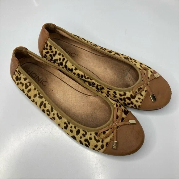 Vionic leopard shop print flats