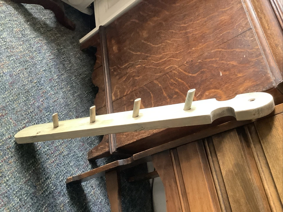 Antique Wooden wall mounted key/cup/hat hanger hooks rail utility rack old pine - Image 3 of 4