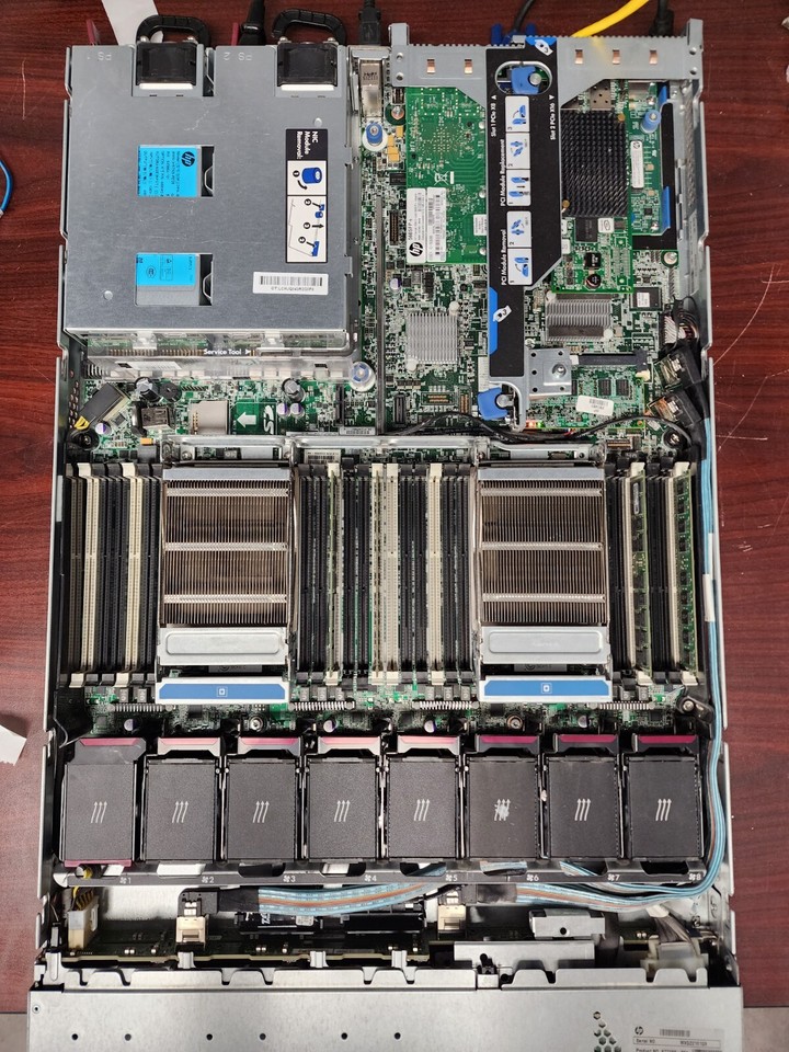 HP 646902-421 - Serveur ProLiant DL360p Gen8 Base rackable 1U avec Xeon