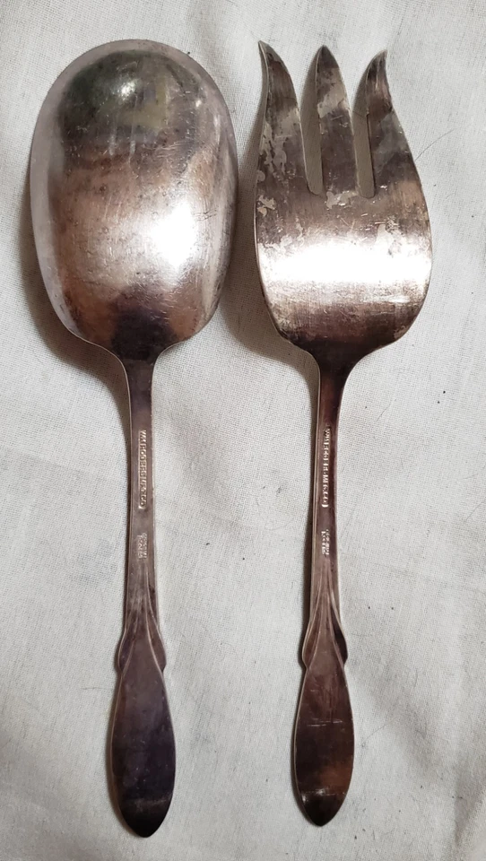 Wm. Tenedor para servir carne y cuchara de bayas Rogers plateado "exquisito" 9" de colección años 40 Foto 2 de 4