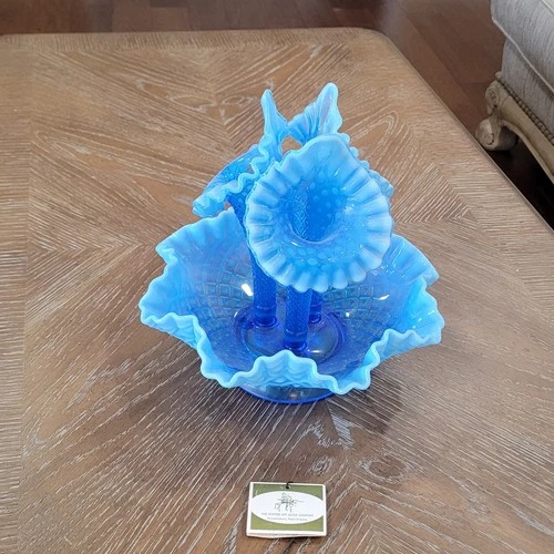 FENTON BLUE OPALESCENT THREE HORN EPERGNE IN DIAMOND LACE HOBNAIL VINTAGE -9.5”H