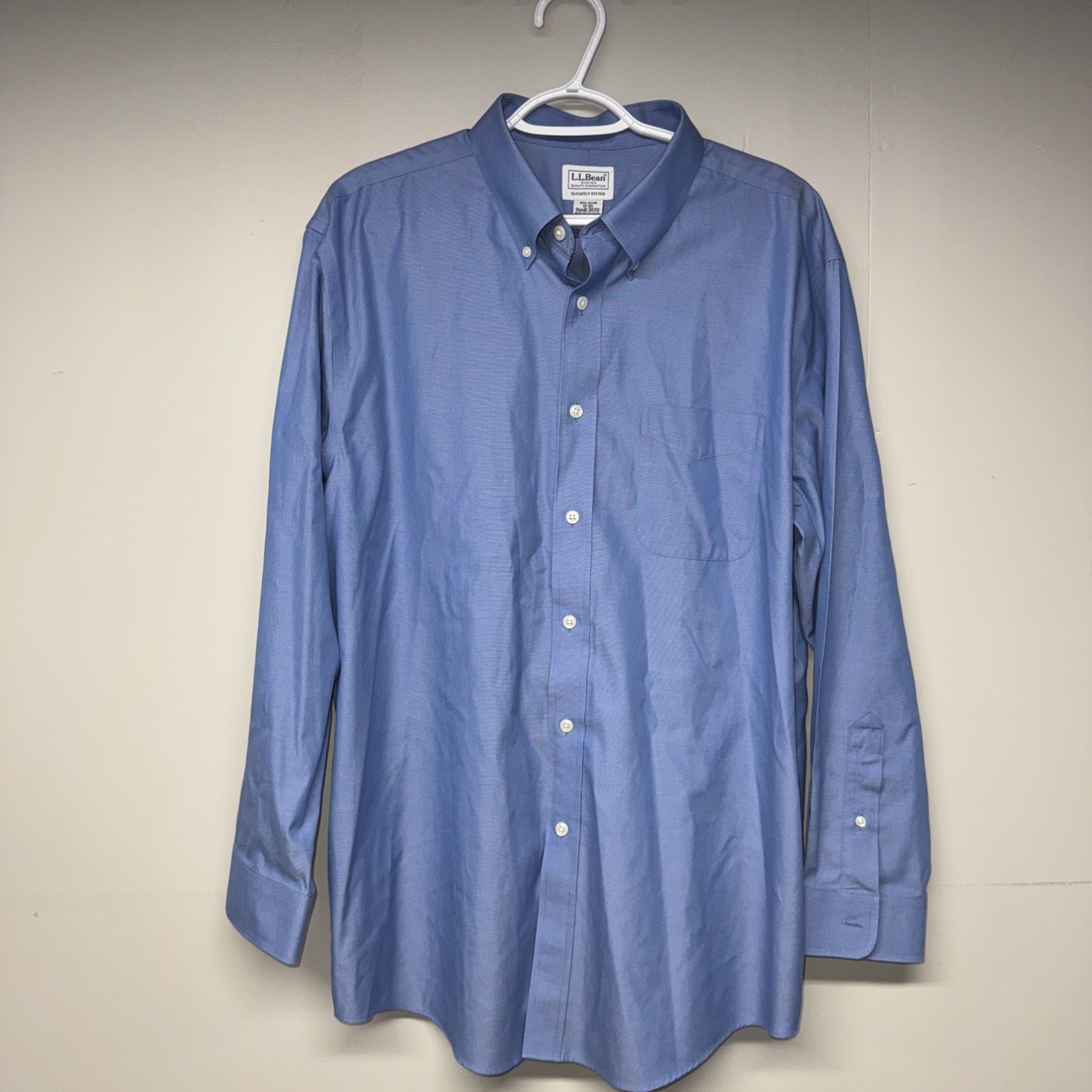 LL Bean Button Down Shirt Mens Size 17-33 Long Sleeve Check Wrinkle Resistant