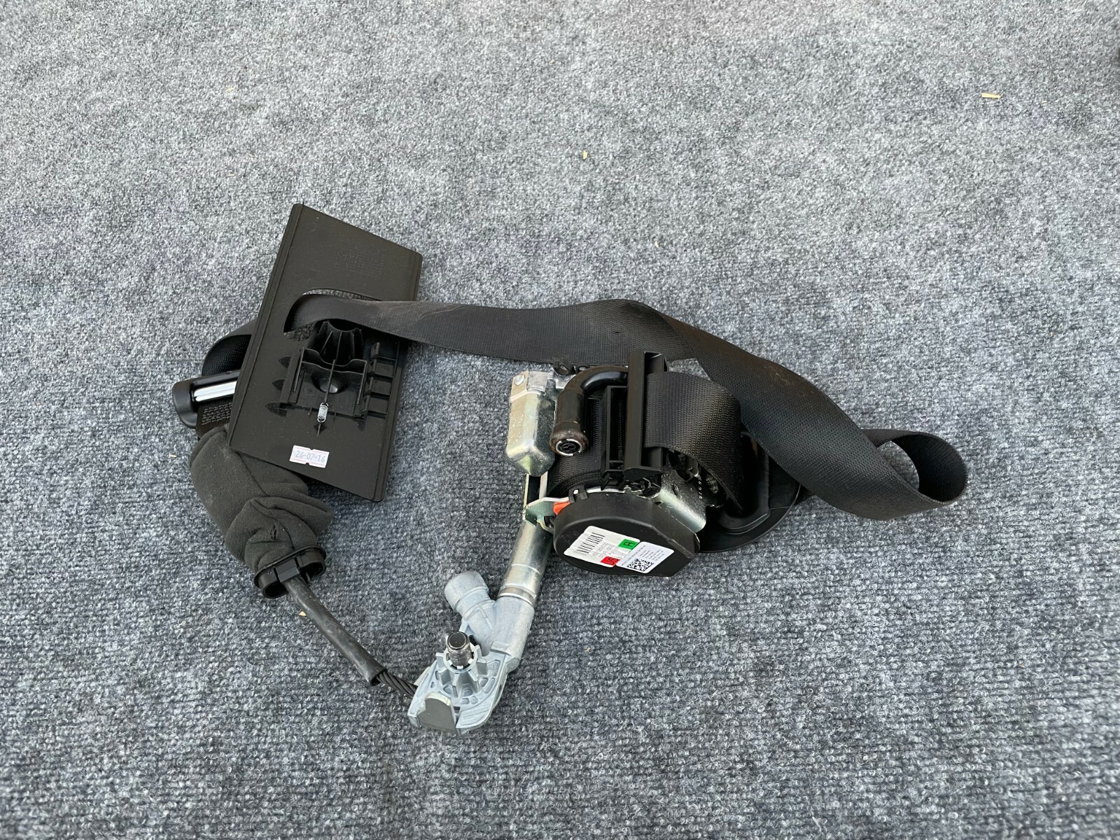 RIGHT SIDE SEAT BELT ASSEMBLY BLACK OEM M157 42K 14-19 MASERATI GHIBLI Q4