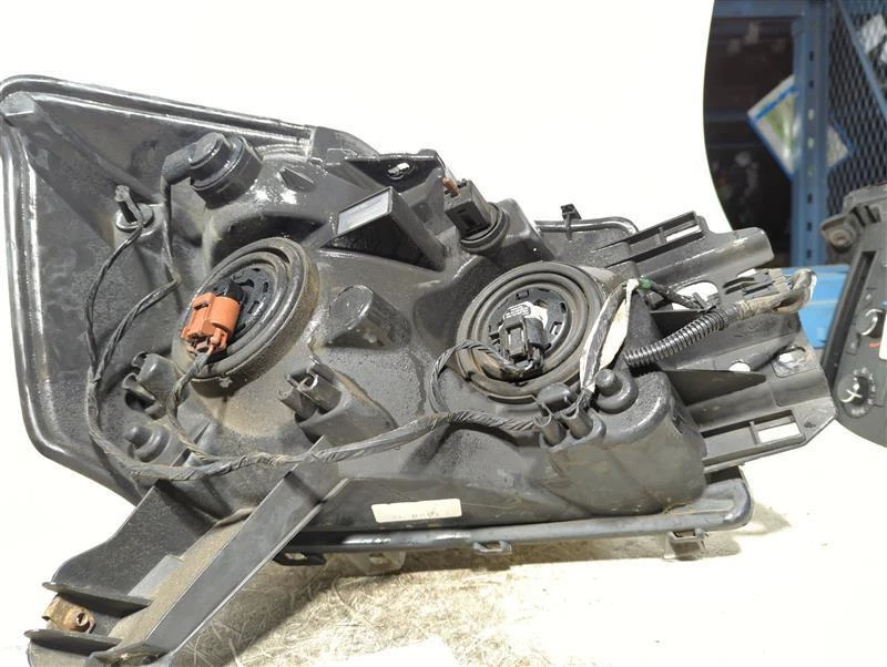 Used Driving Light fits: 2006 Nissan Titan Fog-Driving bumper mounted Grade A - Image 2 of 4