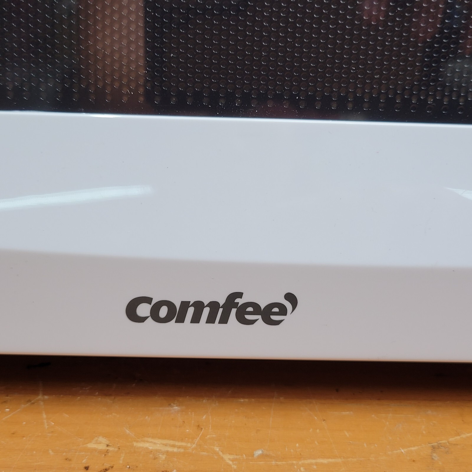 EM720CPLPM WHITE Countertop Microwave Oven 120V 60Hz DENTED