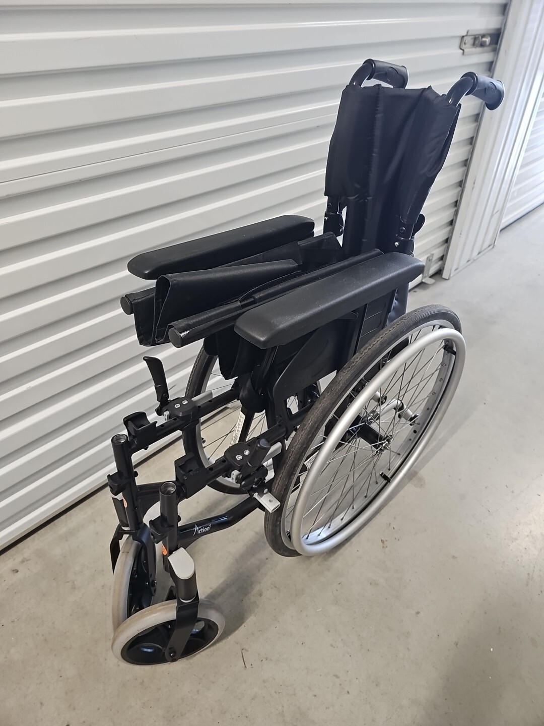 Invacare Action 2NG SelfPropelled Wheelchair Excellent Condition eBay