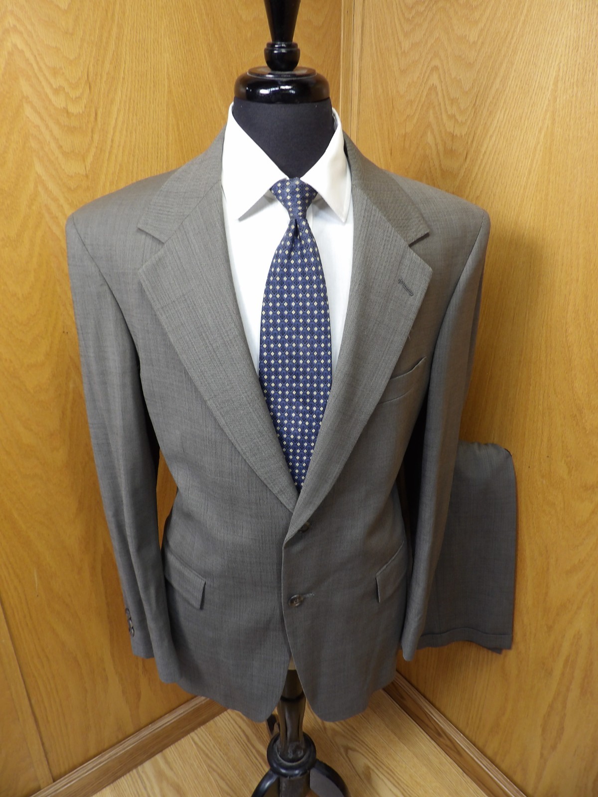 Botany 500 Mens Suit 42r 34w x 30 Light Gray Wool Blend   T-