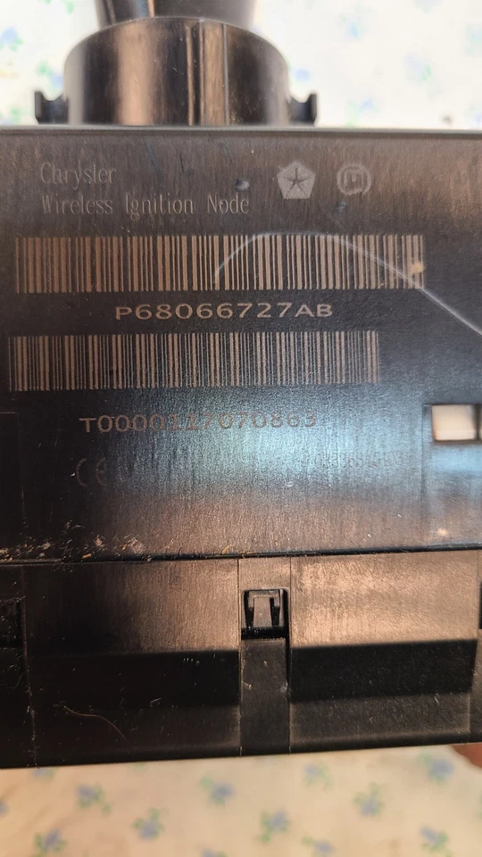 08-11 Journey /Town & Country Ignition Switch Key Receiver W/ Key 68066727 - Image 3 of 4